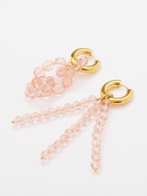 TIMELESS PEARLY Mismatched beaded gold-plated hoop earrings in pink – asymmetric jewellery - flipped