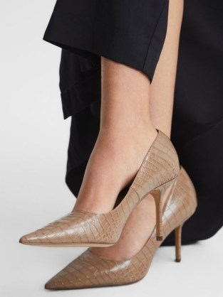 REISS ELINA MID HEEL LEATHER COURT SHOES CAMEL ~ chic snake effect pointed toe courts ~ light brown animal embossed pumps - flipped