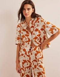Boden Short Sleeve Linen Shirt in Rust, Paisley Whirl / women’s floral shirts