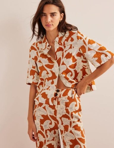 Boden Short Sleeve Linen Shirt in Rust, Paisley Whirl / women’s floral shirts