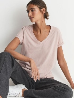 REISS LUANA COTTON JERSEY V-NECK T-SHIRT LIGHT PINK / womens classic short sleeve T-shirts / cotton soft touch tee / women’s casual wardrobe essentials - flipped