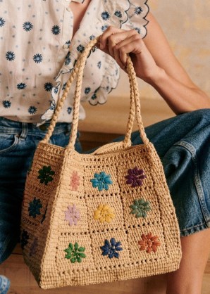 SÉZANE ASHLEY BASKET Multicoloured floral embroidery | woven bag with flowers | summer handbags | retro look raffia bags | women’s vintage style baskets - flipped