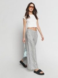 Reformation Ava Linen Pant in Vineyard – women’s striped wide leg trousers – womens casual summer clothing – laid back clothes – weekend style