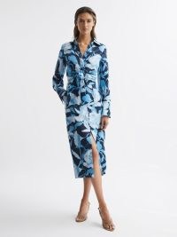 Reiss JACKSON FLORAL PRINT HIGH RISE MIDI SKIRT Navy/Blue – women’s fitted tonal blue skirts – front slit