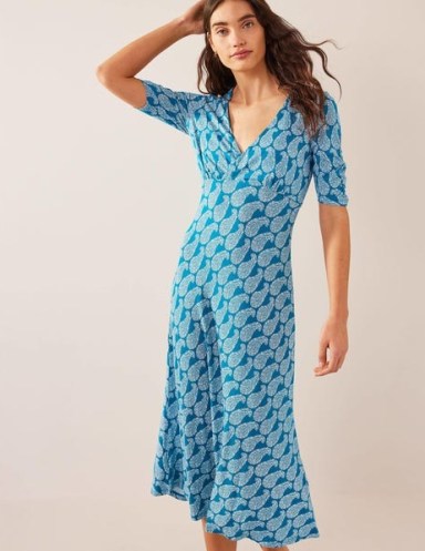 Boden Short Sleeve Jersey Midi Dress in Crystal Teal, Sweet Paisley – blue printed empire waist dresses - flipped