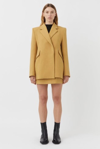 CAMILLA AND MARC Ambrose Single Breasted Tailored Blazer in Mustard Yellow – women’s sleek longline blazers – womens smart jackets