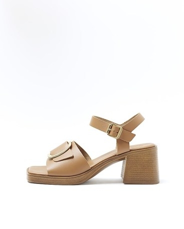 River Island BROWN BUCKLE BLOCK HEELED SANDALS | women’s retro style footwear | chunky heels | square toe