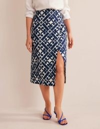 BODEN Easy Wrap Midi French Navy, Flower Strem – dark blue and white straight summer skirts – tile prints on women’s clothing