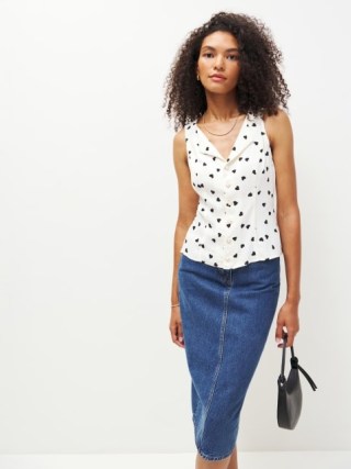 Jayne Top in Sweetheart – sleeveless button up collared tops – heart print fashion - flipped
