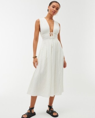 Abercrombie & Fitch Seersucker Ruched Midi Dress in White | sleeveless plunge front dresses | summer fashion with plunging V-neckline | fitted bodice with tie detail