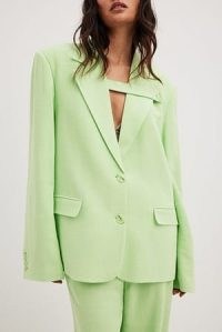 NA-KD Linen Blend Buckle Up Blazer in Green ~ women’s menswear inspired single breasted jackets ~ womens on-trend padded shoulder blazers