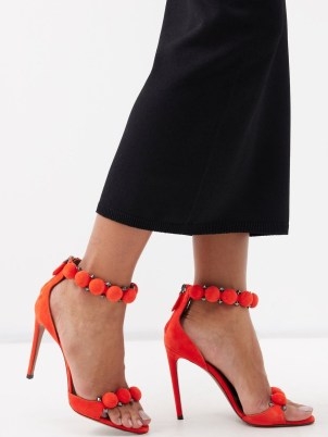 ALAÏA La Bombe 110 suede sandals in red - flipped