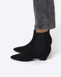 RIVER ISLAND BLACK KITTEN HEEL BOOTS ~ women’s pointed toe ankle booties