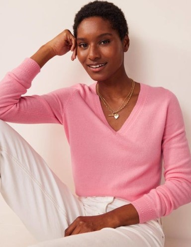 BODEN Eva Cashmere V-Neck Jumper in Azalea Pink – women’s casual luxe jumpers - flipped