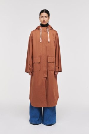 ALIGNE JAI HOODED TRENCH COAT in Toffee | women’s brown relaxed fit autumn coats | womens chic parka style outerwear