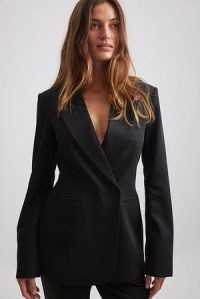 NA-KD Marked Shoulder Fitted Blazer in Black ~ women’s fitted bodice blazers ~ womens double breasted padded shoulder jackets