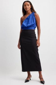 NA-KD Mid Waist Midi Skirt in Black | stretchy back slit pencil skirts | wardrobe essentials