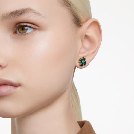 SWAROVSKI Idyllia stud earrings in Clover, Green, Gold-tone plated – crystal studs
