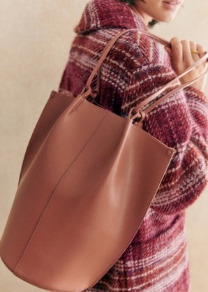 SÉZANE ROMIE BAG in Smooth Rosewood | luxe pink leather shoulder bags | large luxury bucket shape handbag