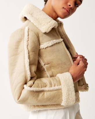 Abercrombie & Fitch Cropped Vegan Suede Shearling Jacket in Brown – sherpa lined winter jackets p - flipped