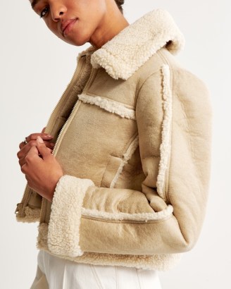 Abercrombie & Fitch Cropped Vegan Suede Shearling Jacket in Brown – sherpa lined winter jackets p
