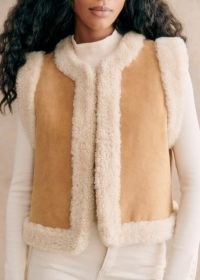 Sézane AYA JACKET in Caramel/Ecru | women’s luxe vintage inspired leather gillet | womens 70s style sleeveless jackets | luxury retro winter outerwear