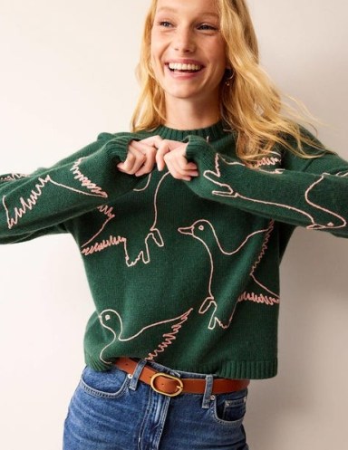 Boden Embroidered-Duck Jumper in Amazon Green / women’s relaxed fit jumpers with ducks / cute bird patterned sweater p - flipped