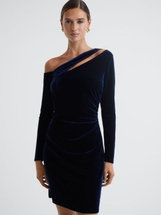REISS CAMILLA VELVET OFF-THE-SHOULDER MINI DRESS NAVY ~ sophisticated occasionwear ~ asymmetric evening event dresses ~ chic cocktail clothing p