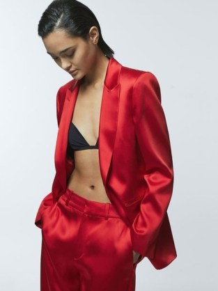 Reiss IRIS ATELIER SATIN SINGLE BREASTED BLAZER RED – women’s vibrant silky blazers – womens luxe evening jackets p - flipped