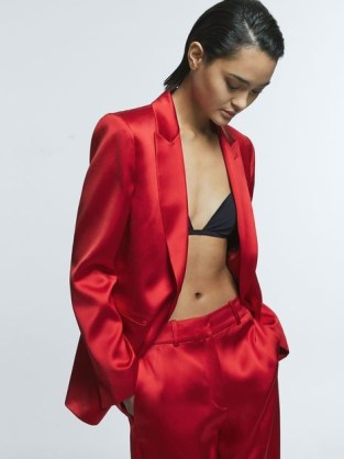 Reiss IRIS ATELIER SATIN SINGLE BREASTED BLAZER RED – women’s vibrant silky blazers – womens luxe evening jackets p