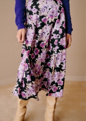 Sézane TABATA SKIRT Purple Floral Print / flowing slit hem midi skirts p