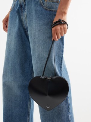 ALAÏA Le Cœur black leather cross-body bag – crossbody bags in the shape of a heart - flipped