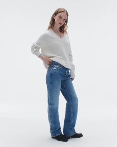 GUEST IN RESIDENCE THE V in Cream | women’s cashmere relaxed fit V-neck sweater
