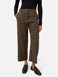Jigsaw Dale Linen Check Trouser in Khaki – women’s cropped trousers – womens checked crop hem pant