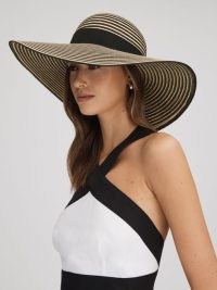 Reiss EMILIA PAPER STRAW WIDE BRIM HAT BLACK/NEUTRAL / women’s chic woven summer hats