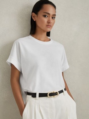 REISS LOIS COTTON CREW NECK T-SHIRT in WHITE ~ women’s relaxed tee ~ womens T-shirts ~ wardrobe essentials ~ casual tops