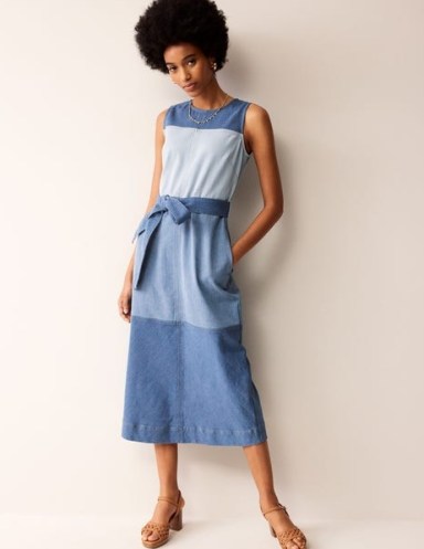 Boden Hotch Denim Midi Dress in Hotched Denim – tonal blue sleeveless tie waist dresses – colour block summer fashion - flipped