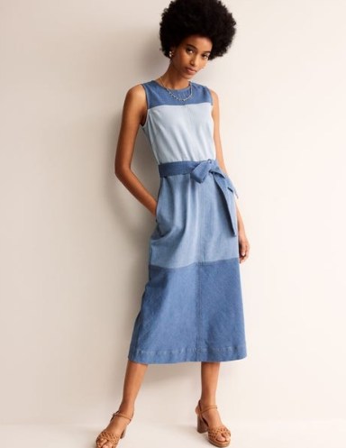 Boden Hotch Denim Midi Dress in Hotched Denim – tonal blue sleeveless tie waist dresses – colour block summer fashion